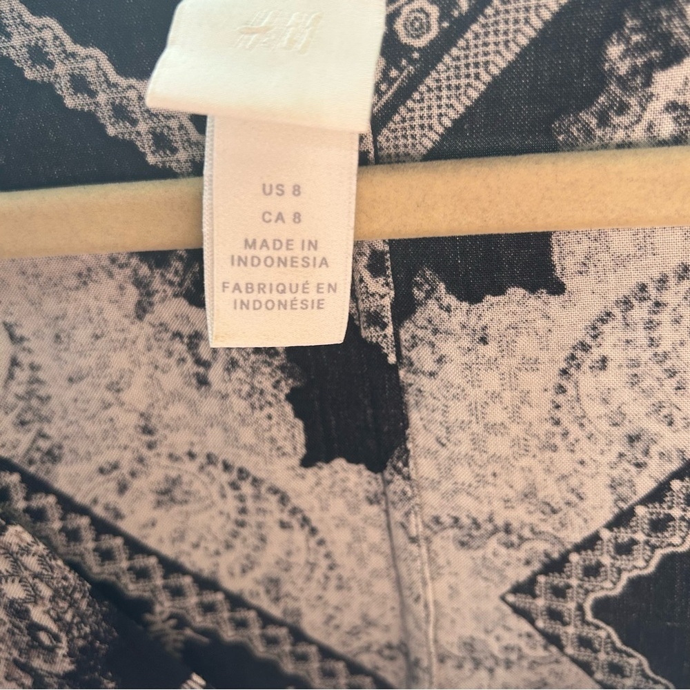 H&M • Button Down Patterned Dress - Picture 7 of 7